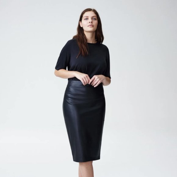 Universal Standard Dresses & Skirts - Universal Standard Sillaro Black Vegan Leather Pencil Skirt